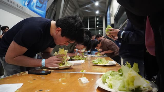 Lettuce Eating Contest 🥬